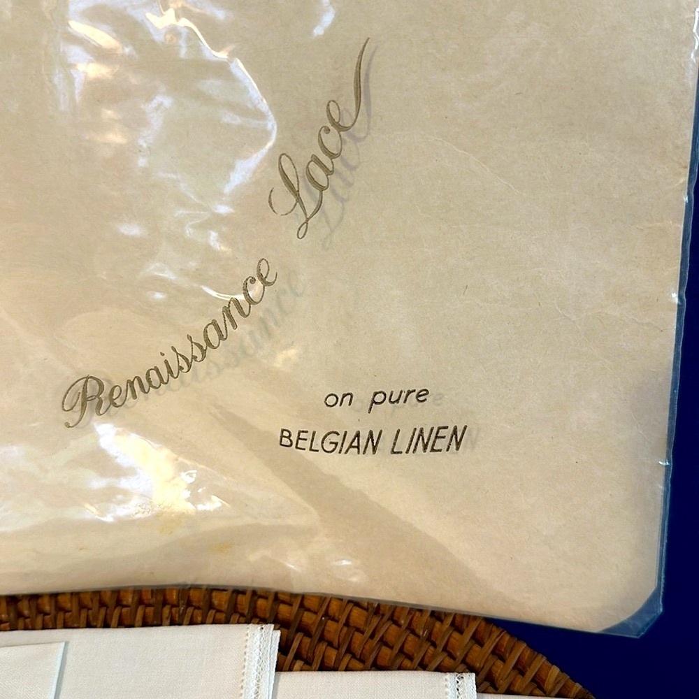 New Set of 4 Vintage 1970’d Battenburg Lace White Linen Table Napkins - Picture 2 of 7